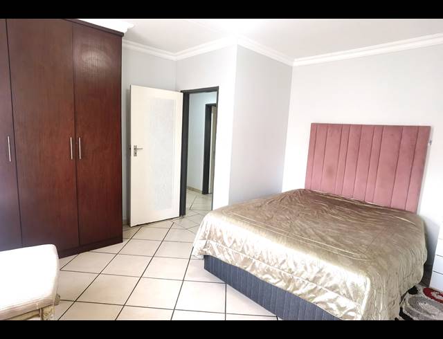 4 BEDROOM TOWNHOUSE FOR SALE IN VALLEY VIEW ESTATE